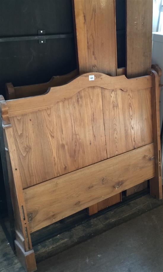 Three quarter French bed